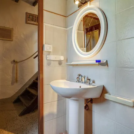 펜션 Tuscany Near Pratomagno Mountain *